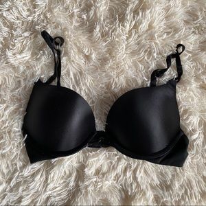 VIctoria’s Secret bombshell bra